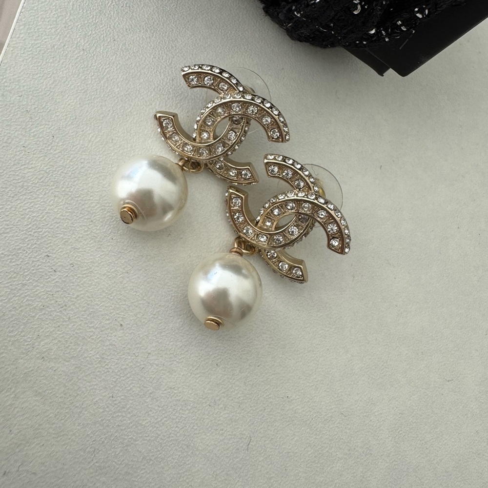 Chanel pearl earrings